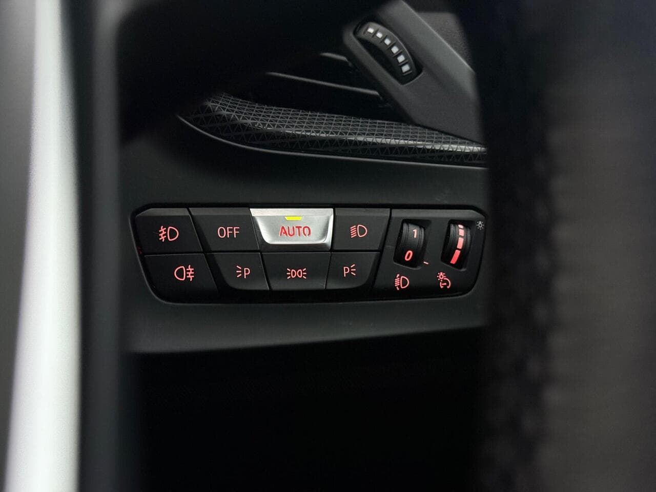 BMW 2 Series Gran Coupe thumbnail Misc Controls