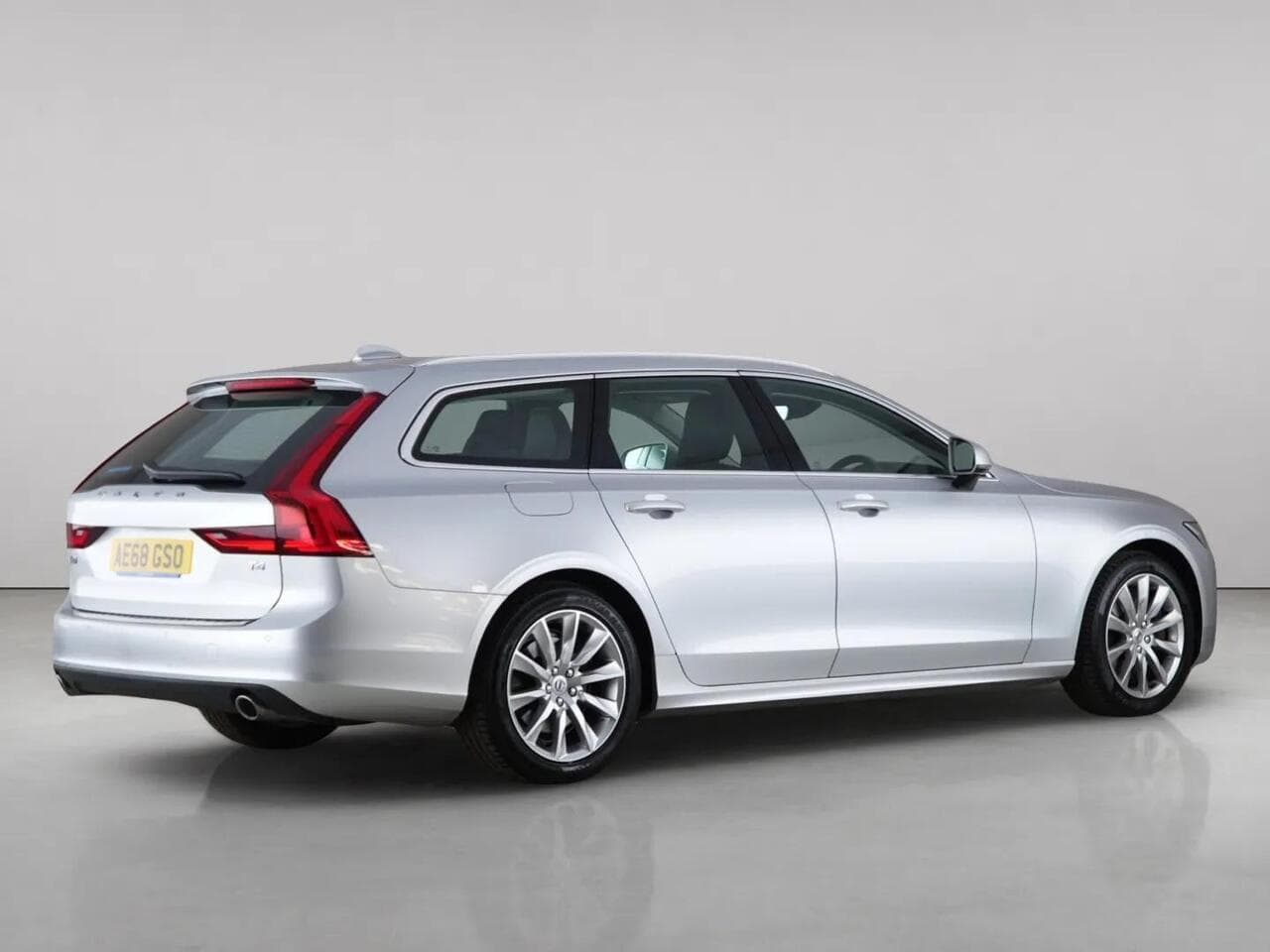 Volvo V90 thumbnail Rear Right