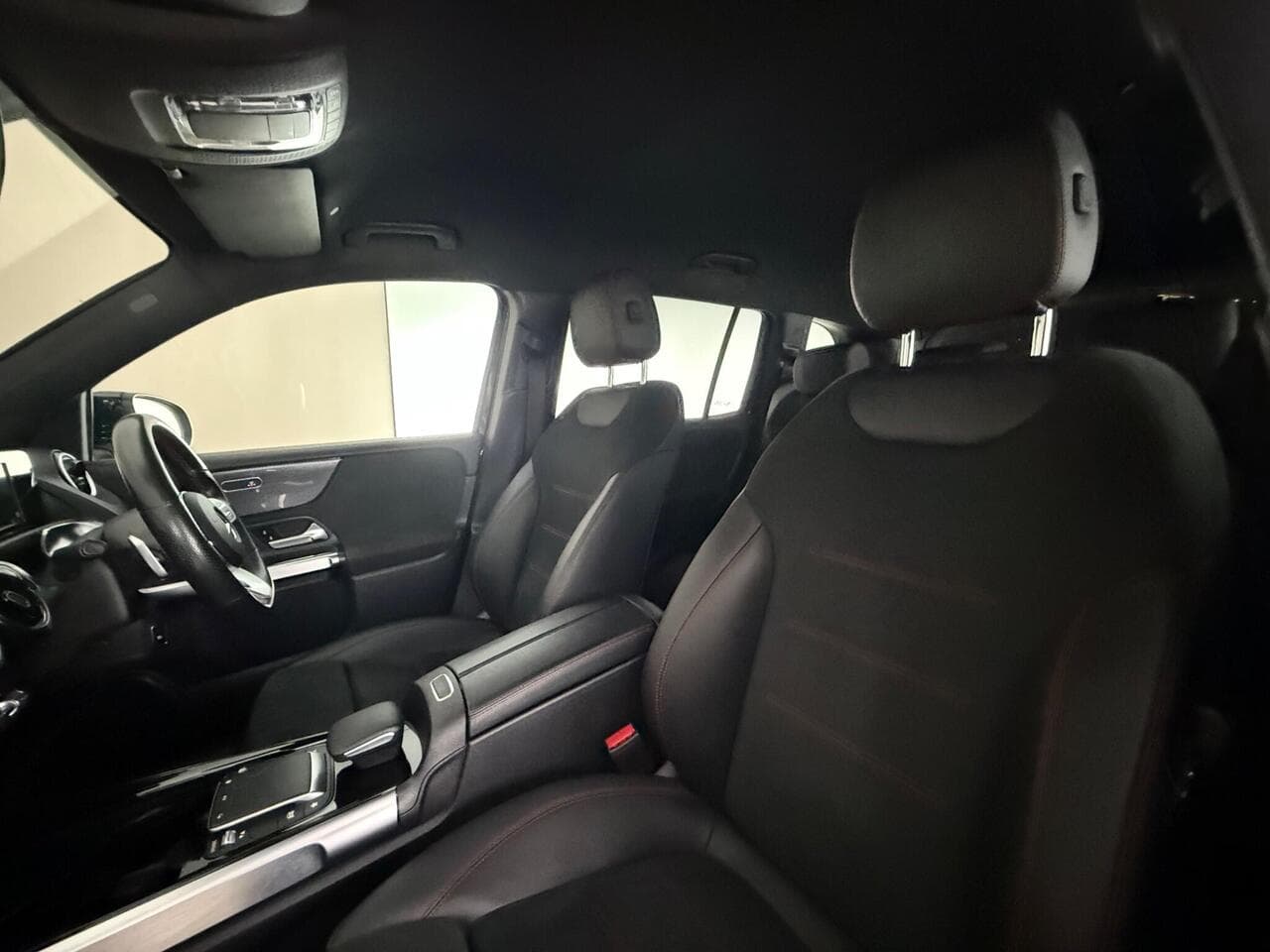 Mercedes-Benz GLB thumbnail Seat Front Passenger