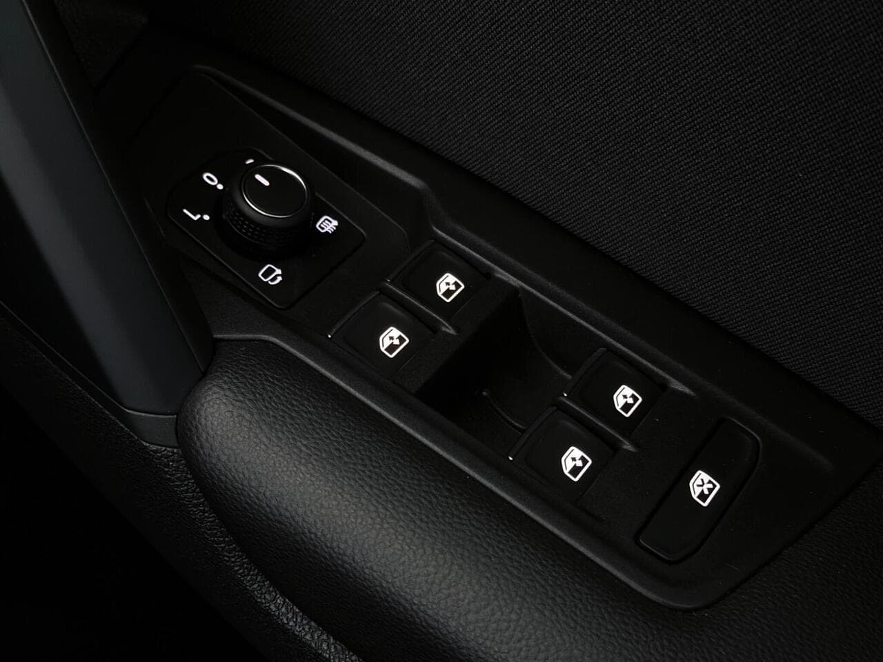 Volkswagen Tiguan thumbnail Misc Controls