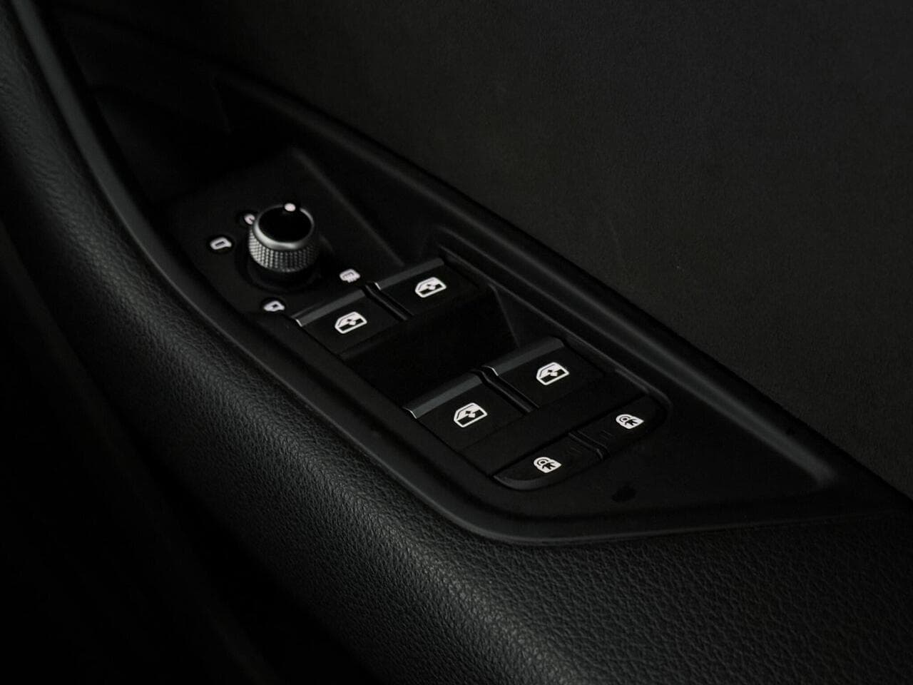 Audi A4 thumbnail Misc Controls