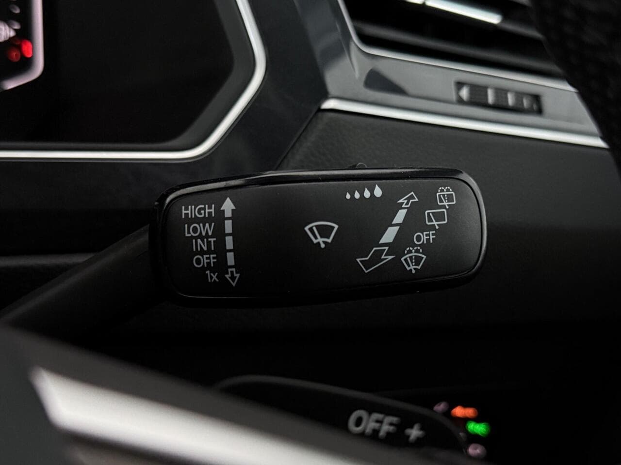 Volkswagen Tiguan thumbnail Misc Controls