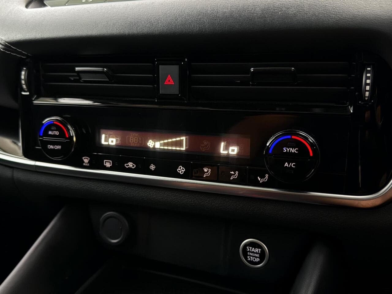 Nissan Qashqai thumbnail Infotainment System