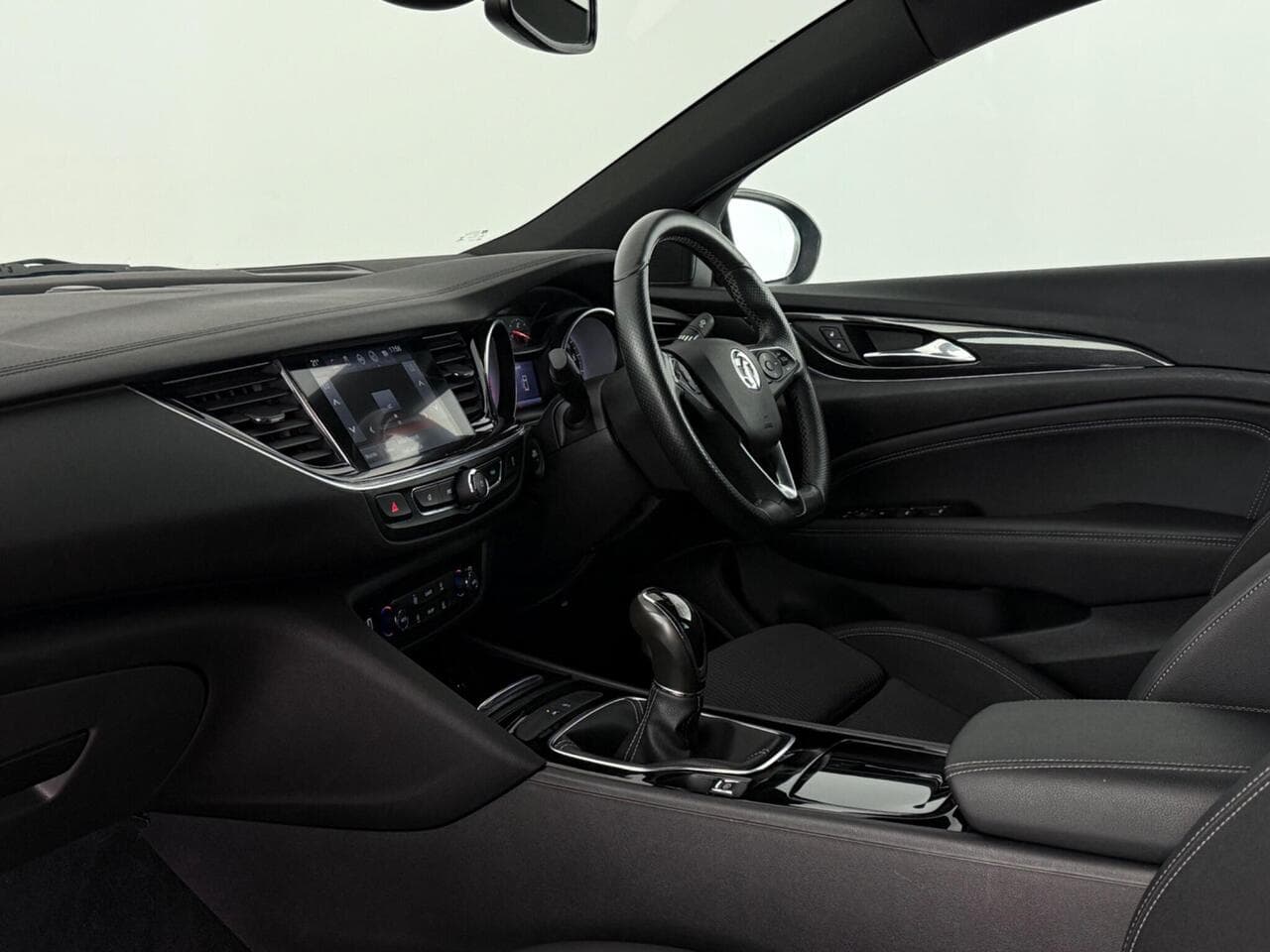 Vauxhall Insignia thumbnail Interior Front