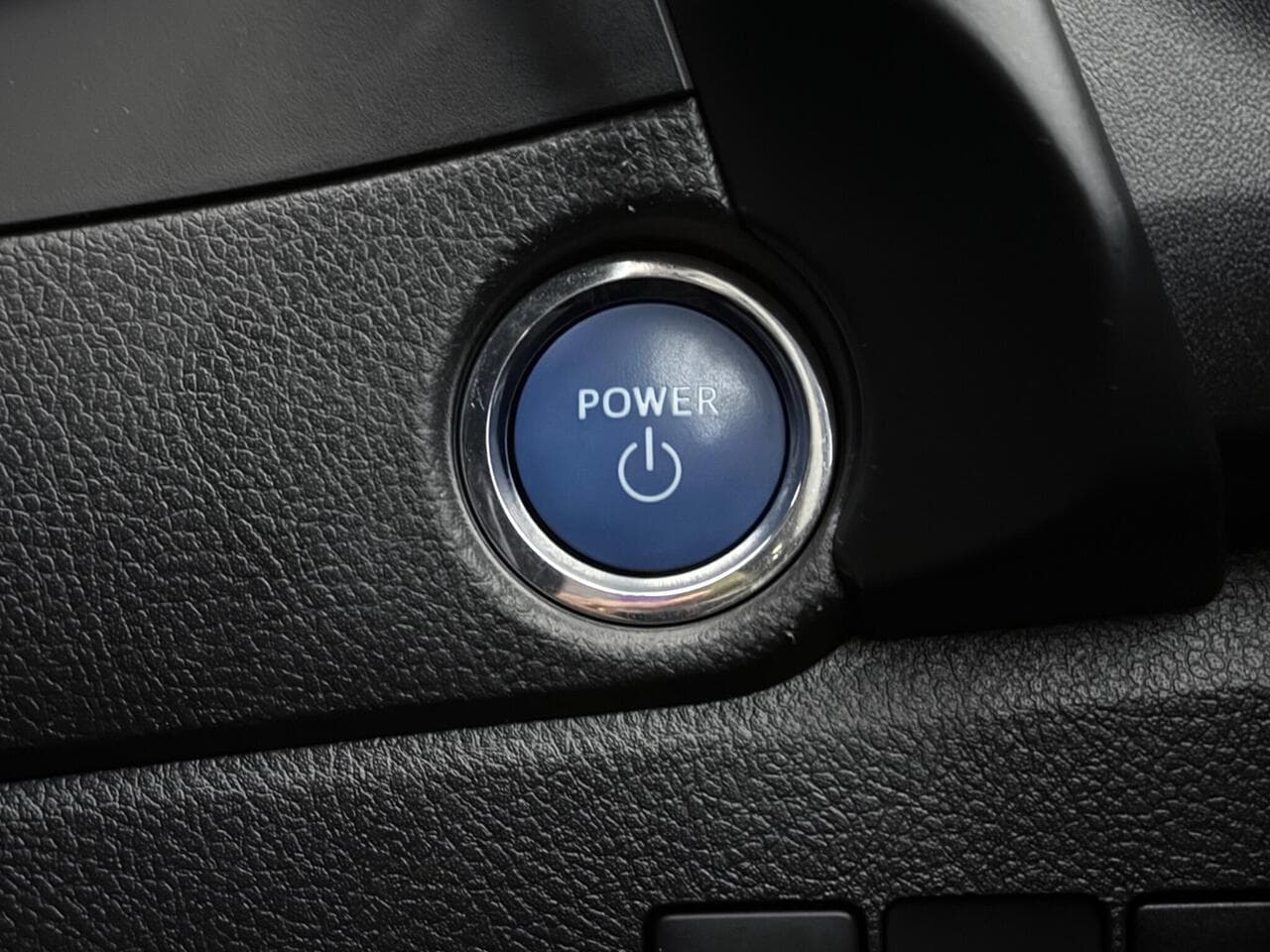 Toyota Auris thumbnail Misc Controls
