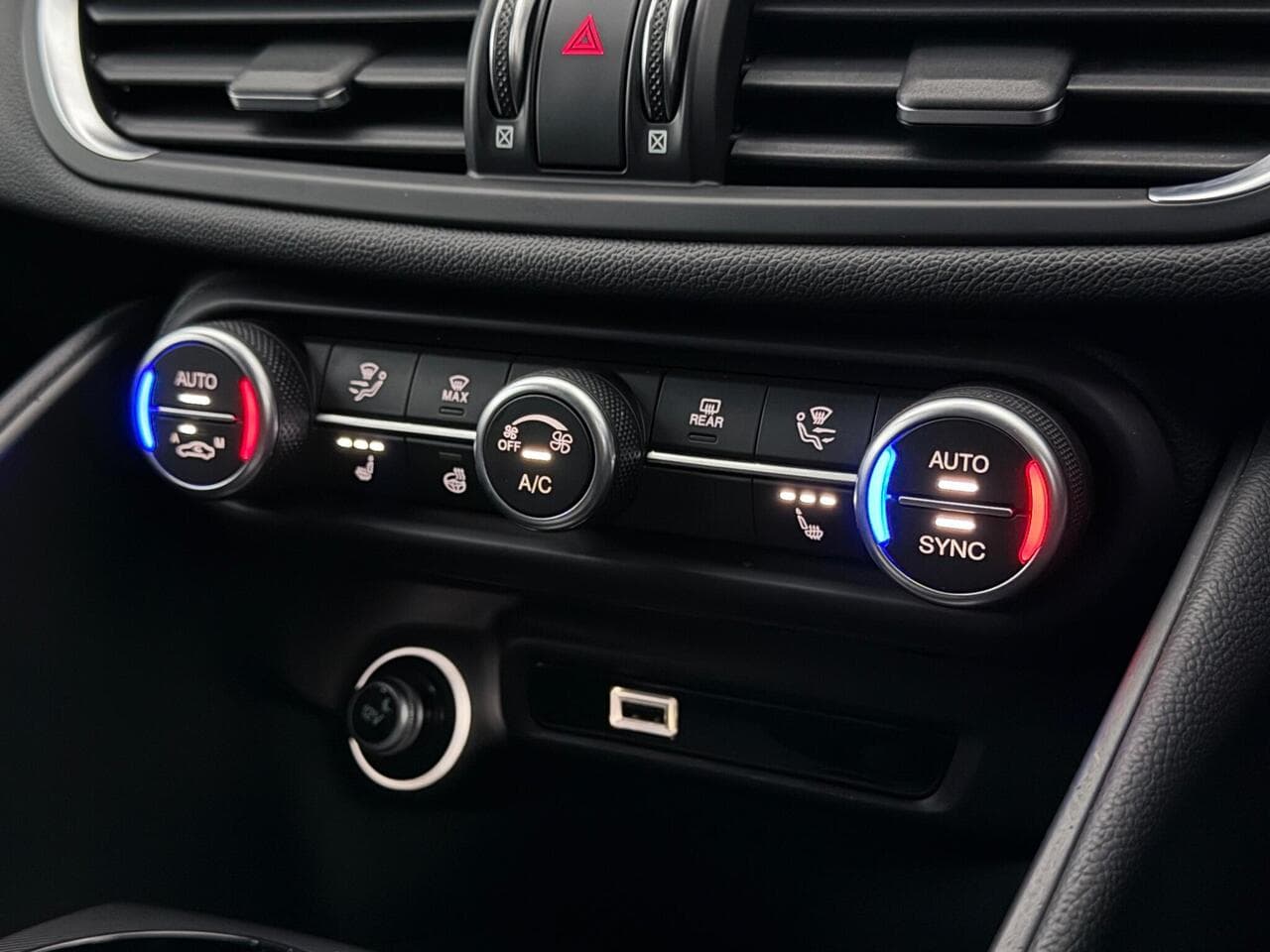 Alfa Romeo Giulia thumbnail Misc Controls