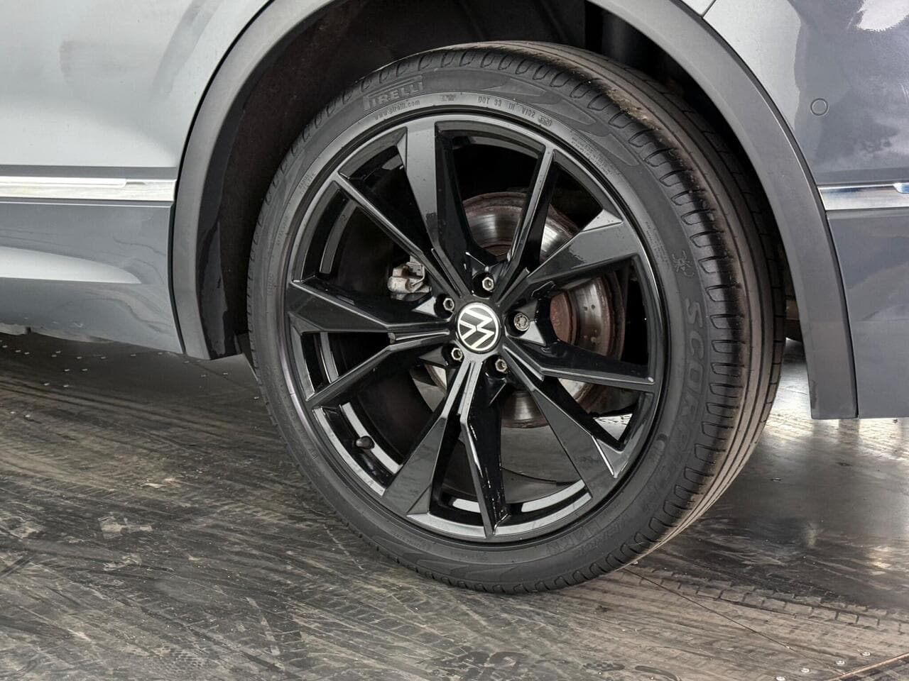 Volkswagen Tiguan thumbnail Wheel