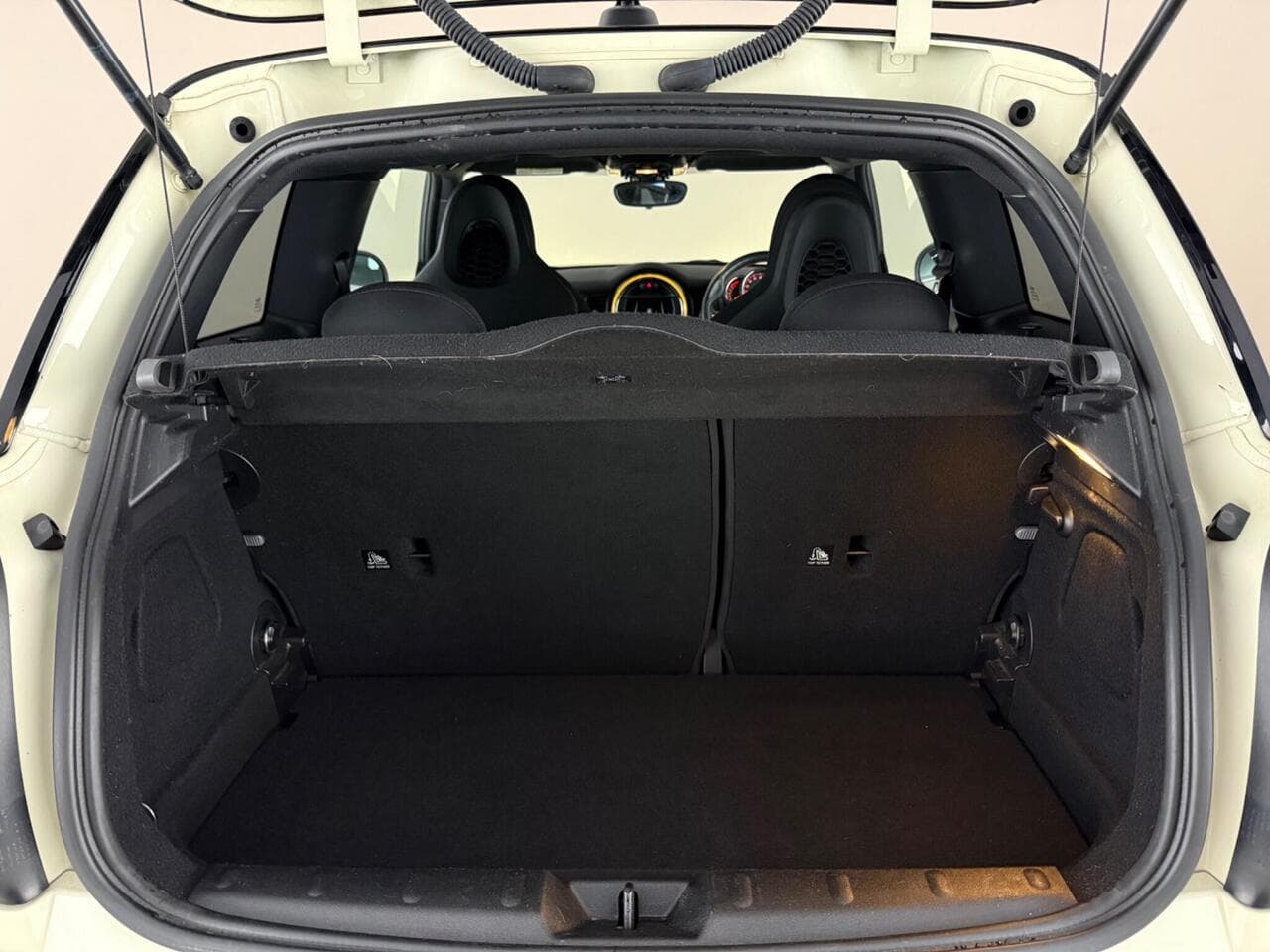 MINI Hatch thumbnail Boot