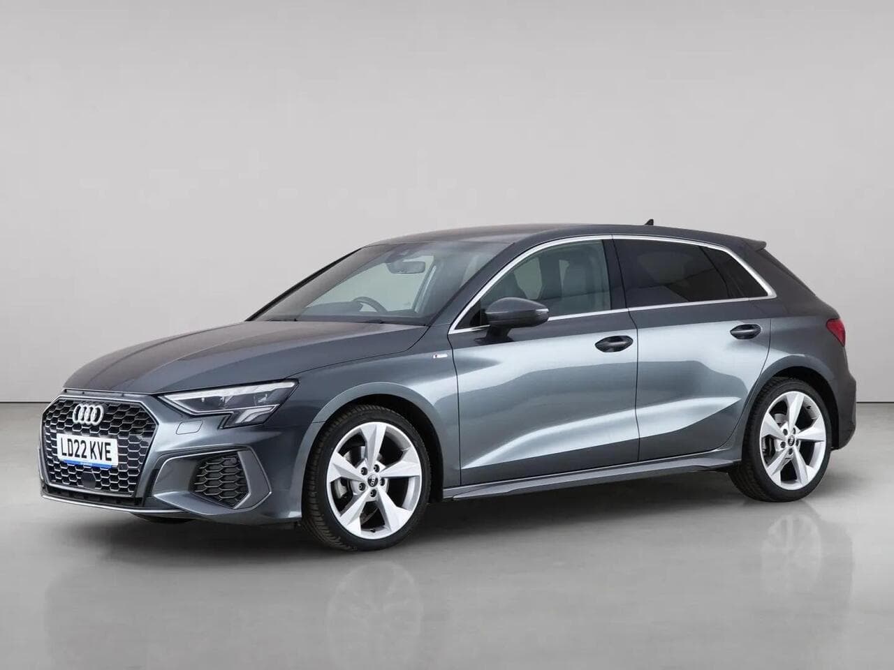Audi A3 thumbnail Front Left