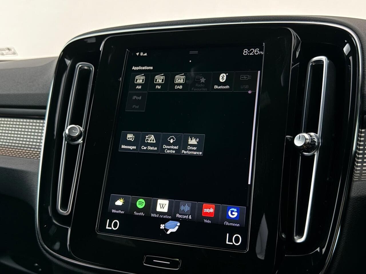 Volvo XC40 thumbnail Infotainment System