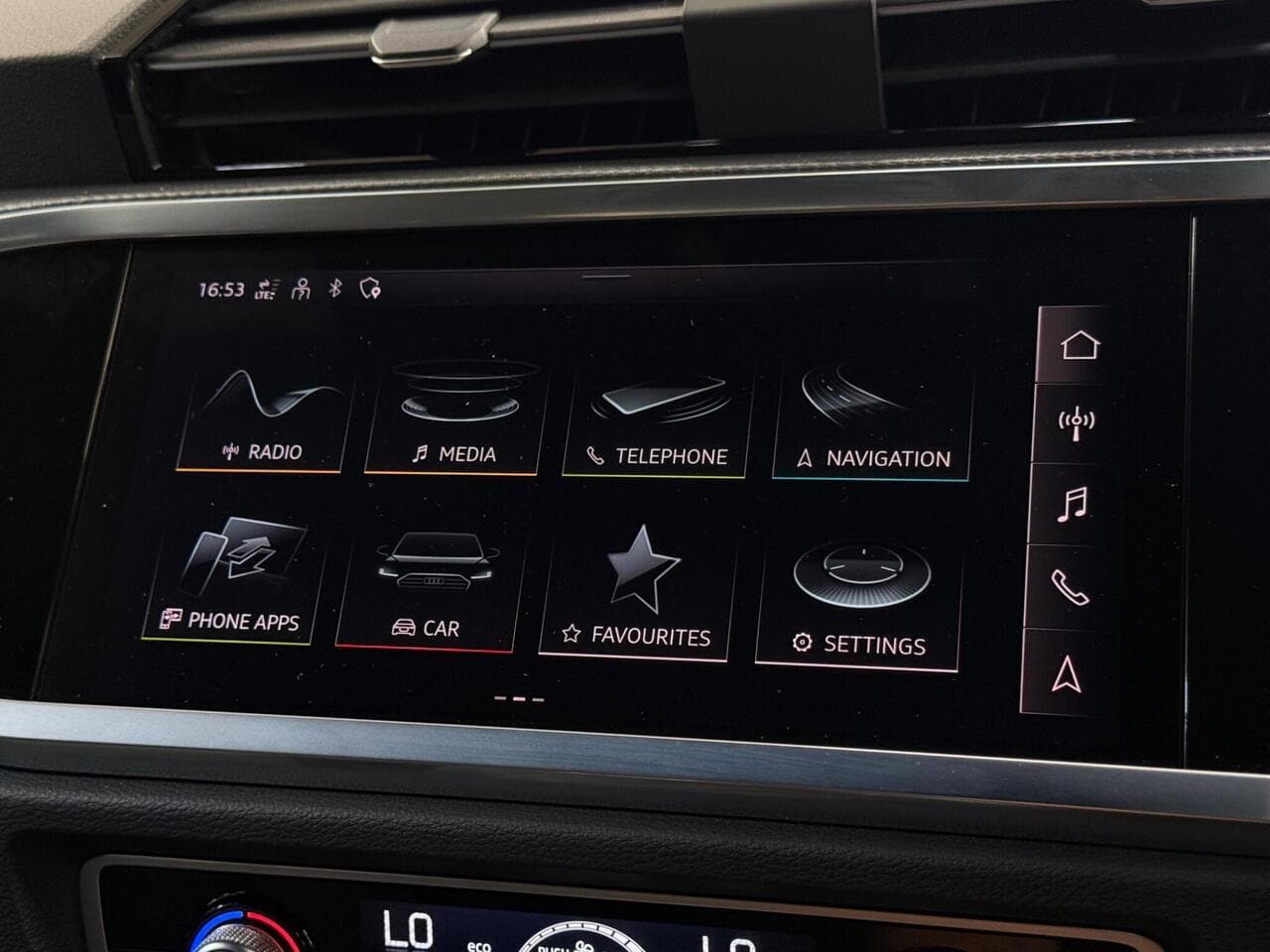 Audi Q3 thumbnail Infotainment System