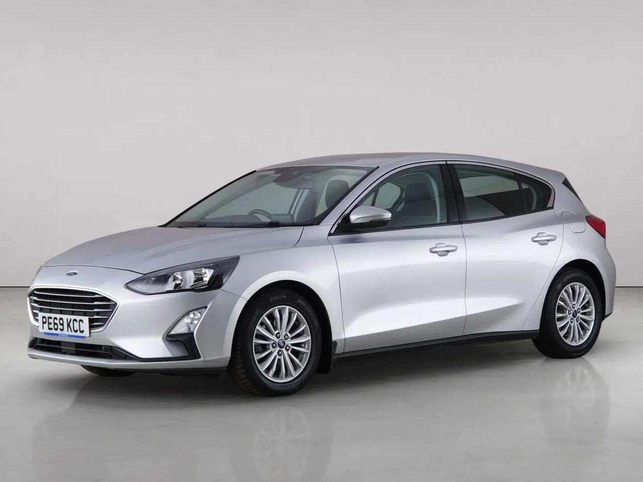 Ford Focus thumbnail Front Left