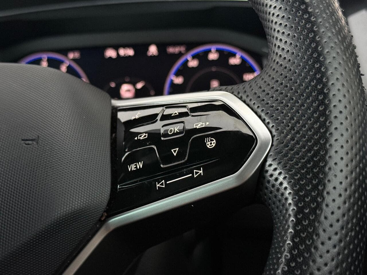 Volkswagen Tiguan thumbnail Misc Controls