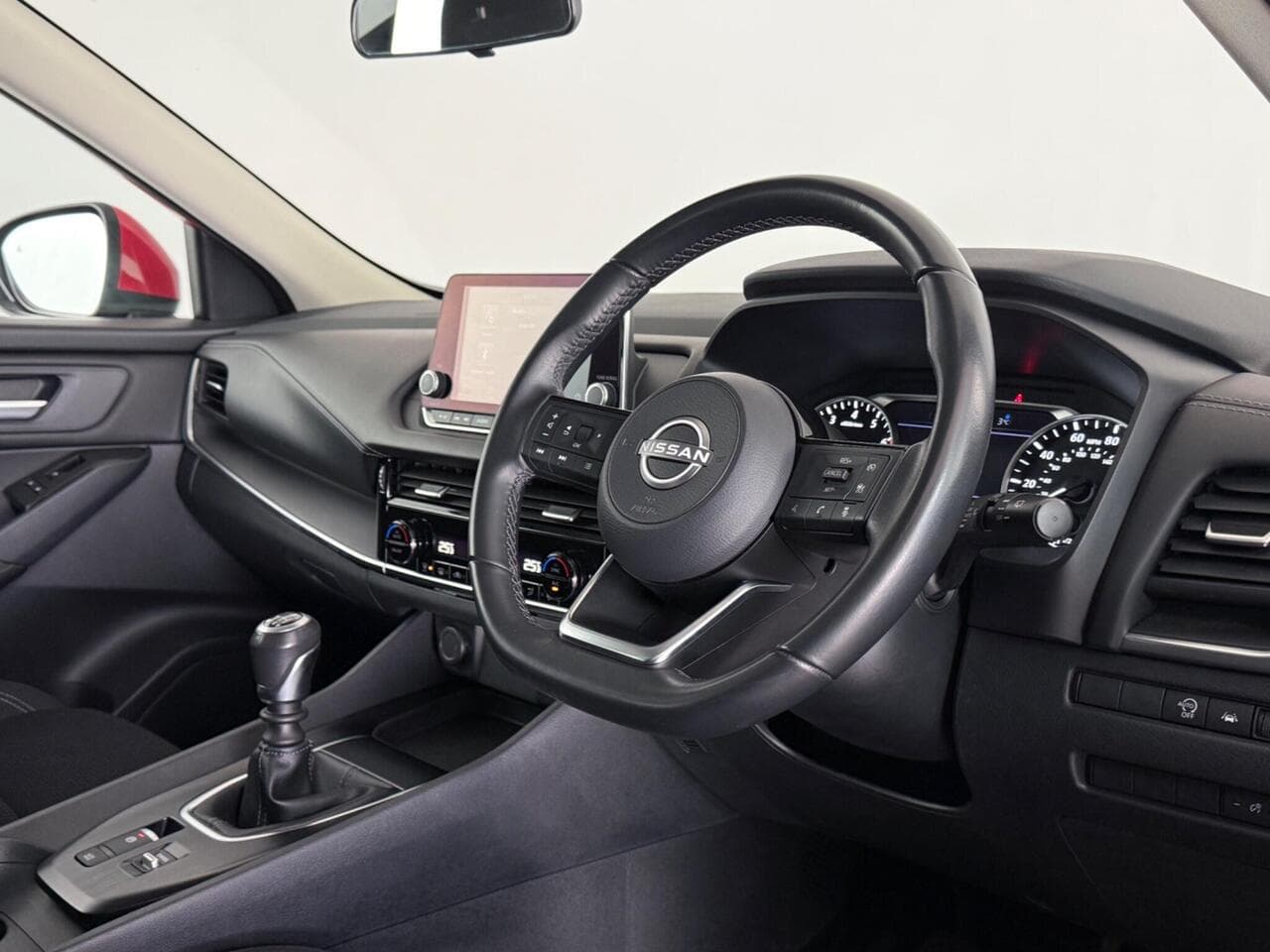 Nissan Qashqai thumbnail Steering Wheel