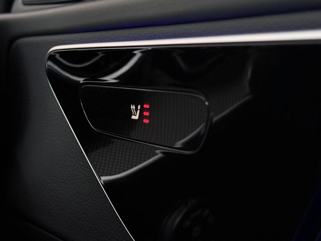 Mercedes-Benz C Class thumbnail Misc Controls