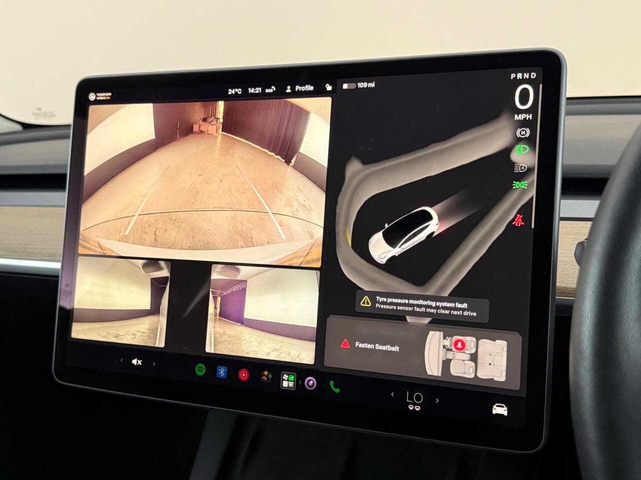 Tesla Model 3 thumbnail Infotainment System