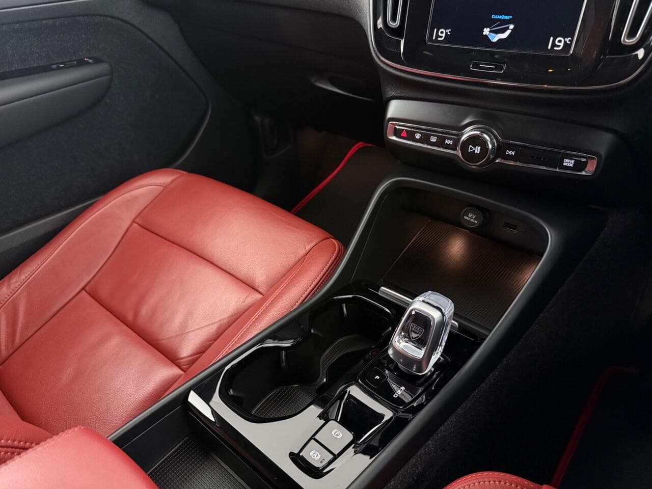 Volvo XC40 thumbnail Interior Front