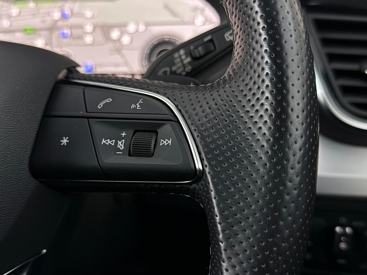 Audi Q5 thumbnail Misc Controls