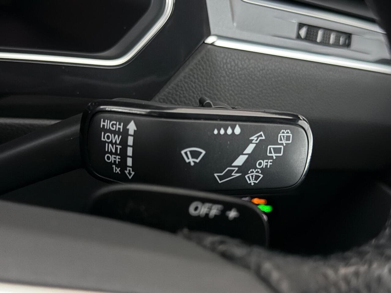 Volkswagen Tiguan Allspace thumbnail Misc Controls