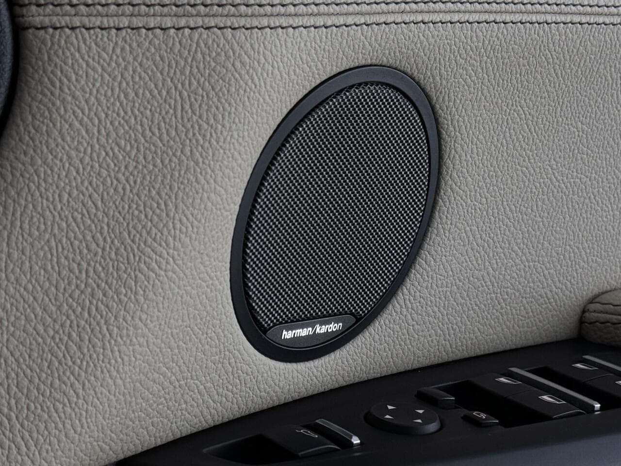 BMW X4 thumbnail Misc Controls