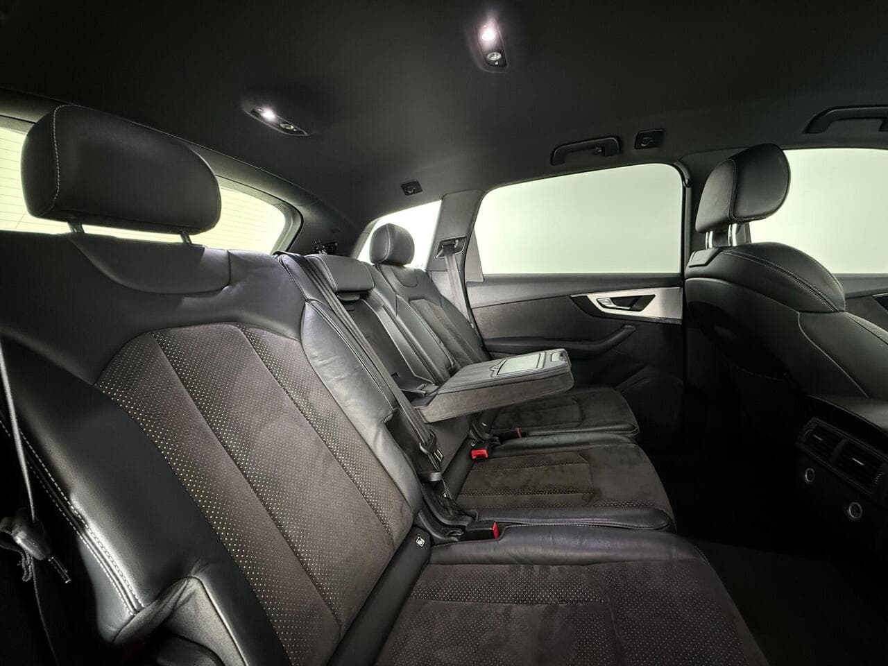 Audi Q7 thumbnail Seats Rear