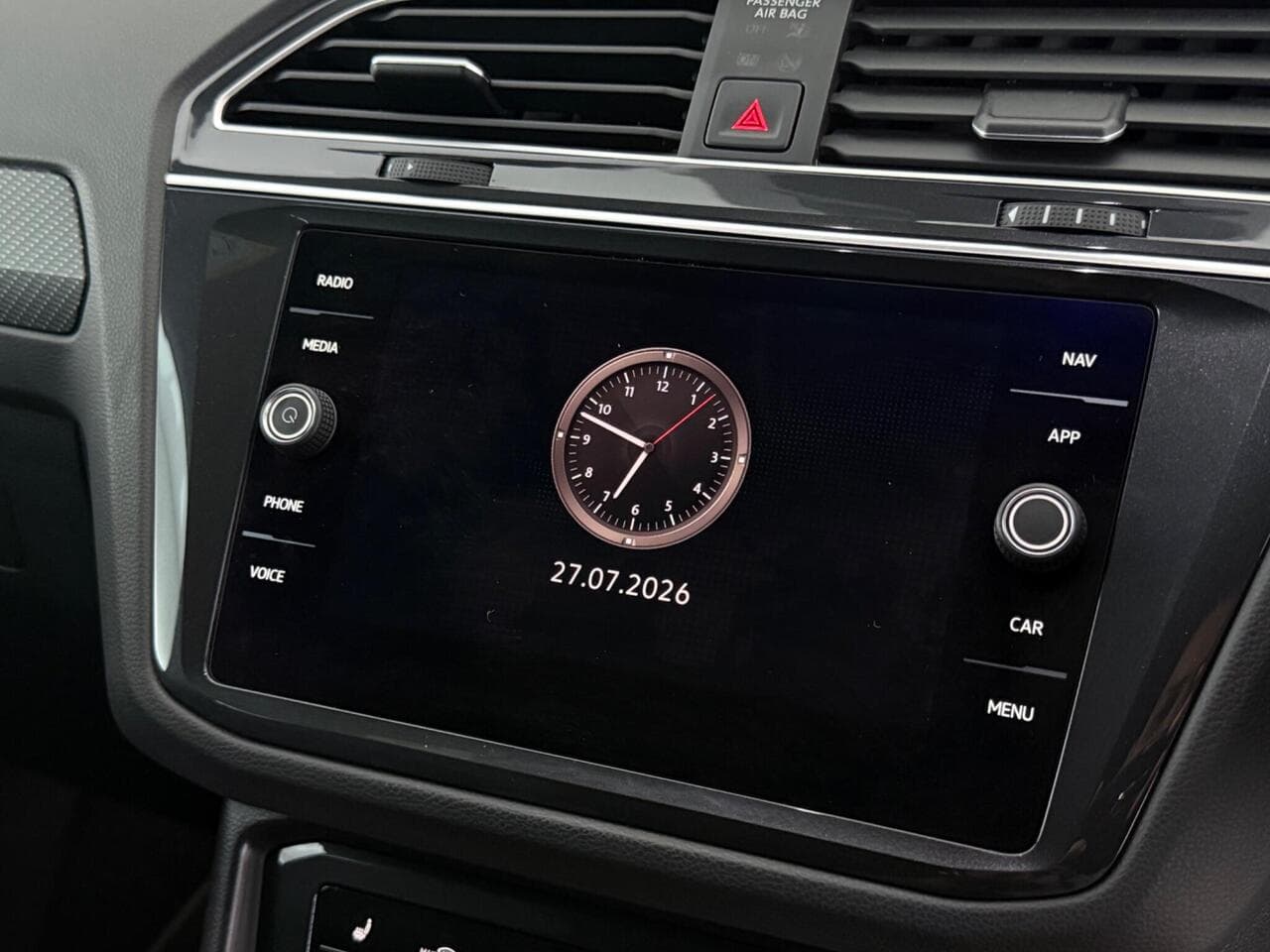Volkswagen Tiguan thumbnail Infotainment System