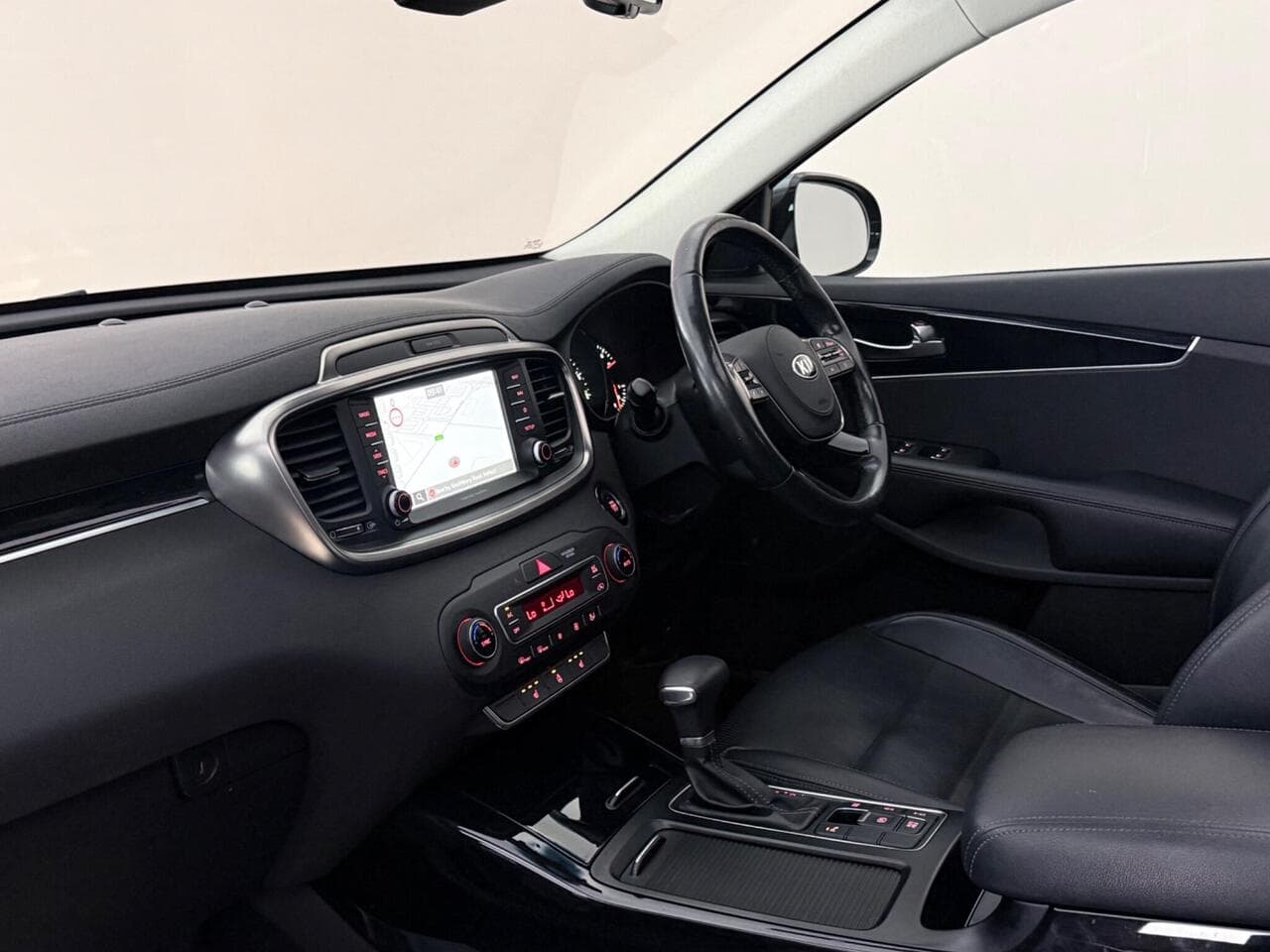 Kia Sorento thumbnail Interior Front