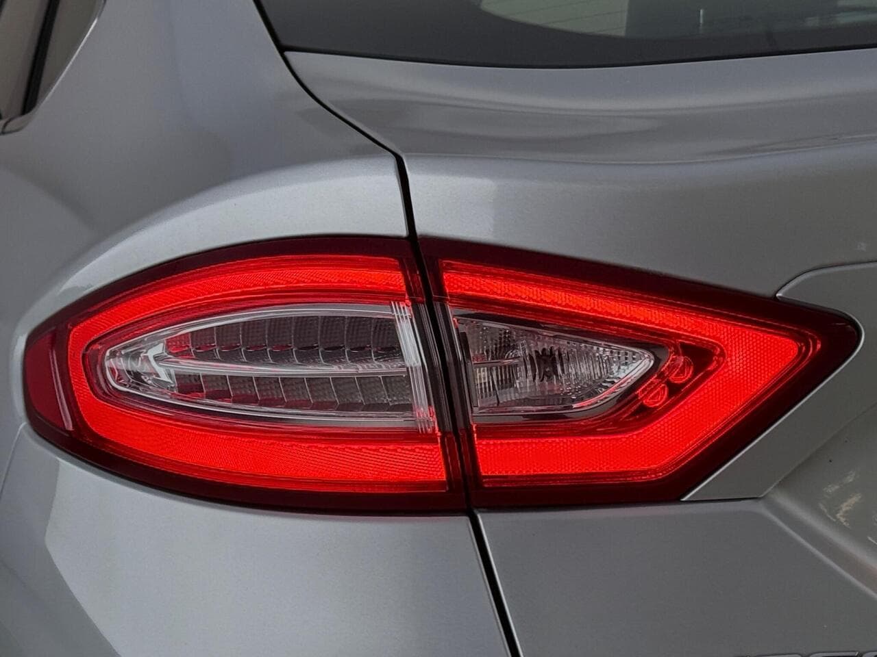 Ford Mondeo thumbnail Lights Rear