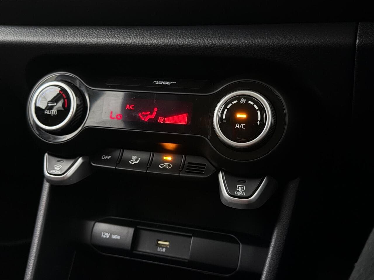 Kia Picanto thumbnail Interior Front