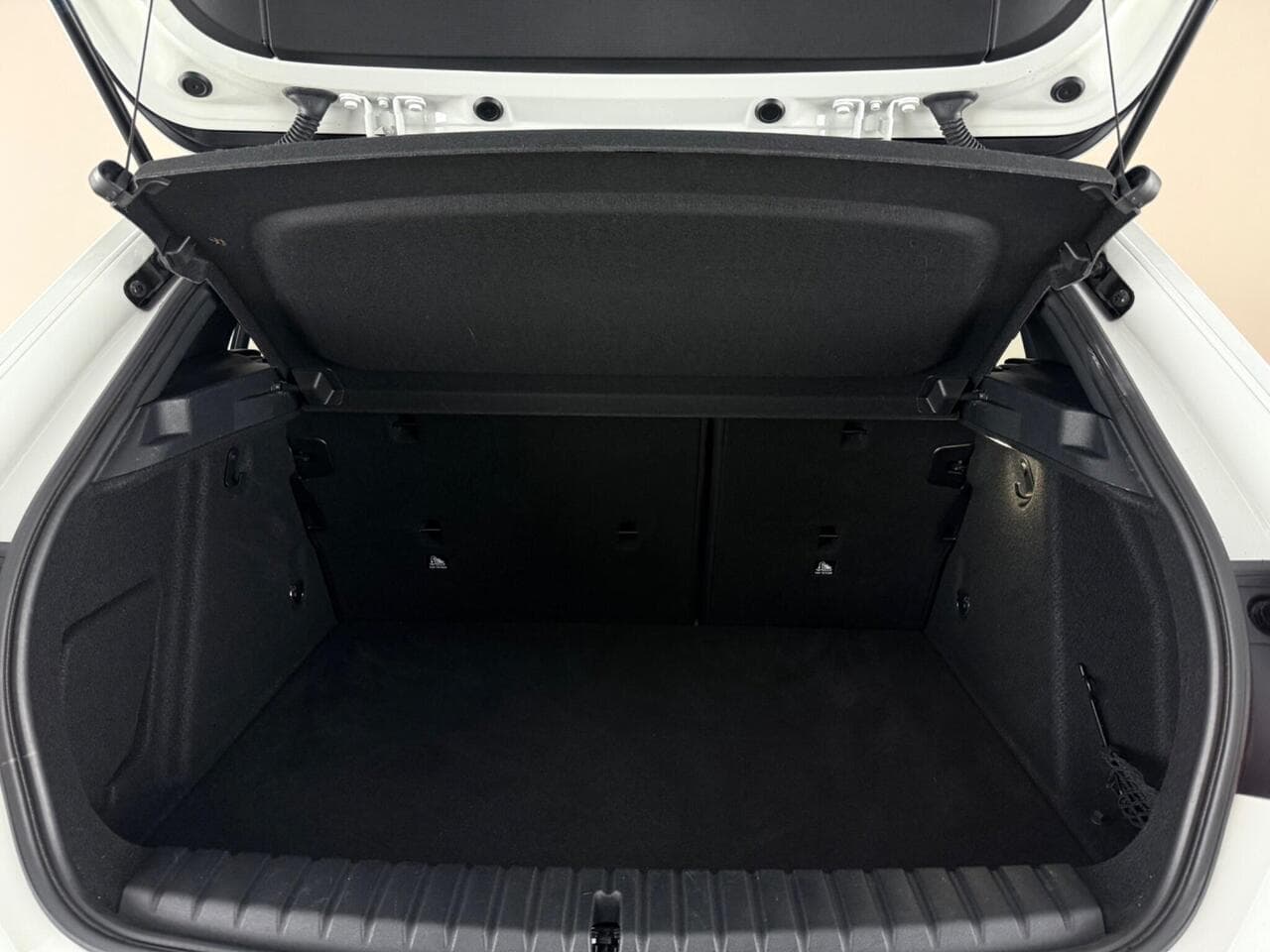 BMW 1 Series thumbnail Boot