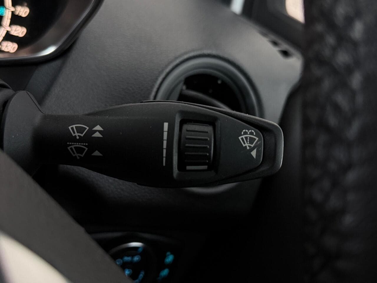 Ford Transit Courier thumbnail Misc Controls
