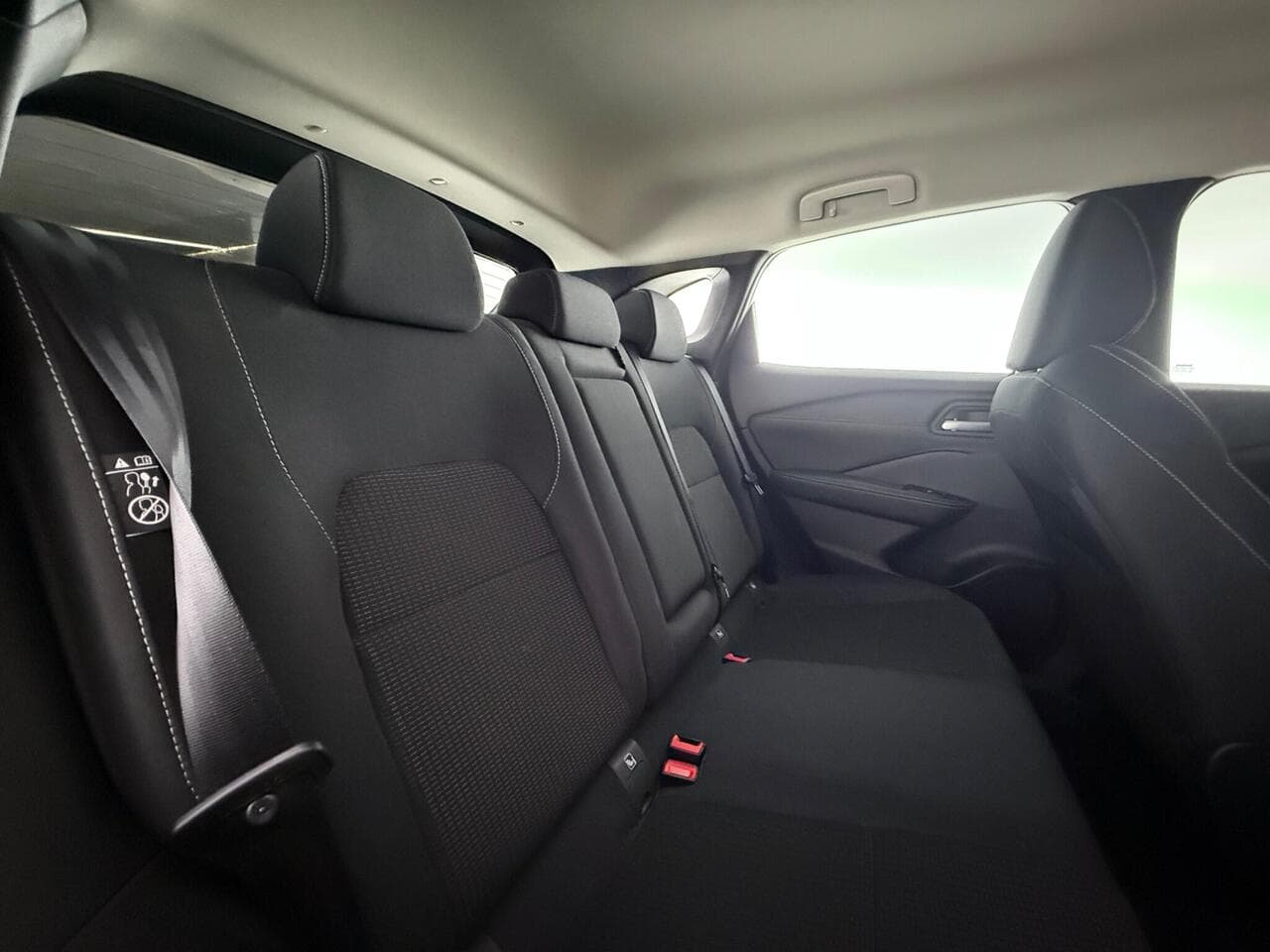 Nissan Qashqai thumbnail Seats Rear