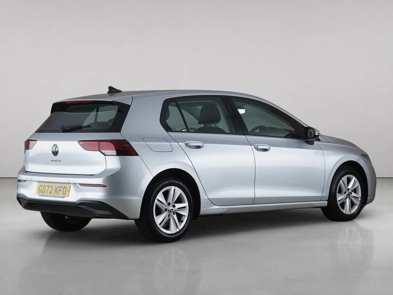 Volkswagen Golf thumbnail Rear Right