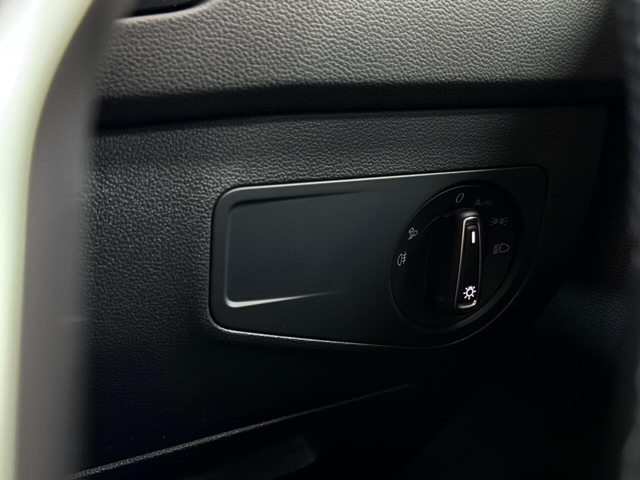 Volkswagen Tiguan thumbnail Misc Controls