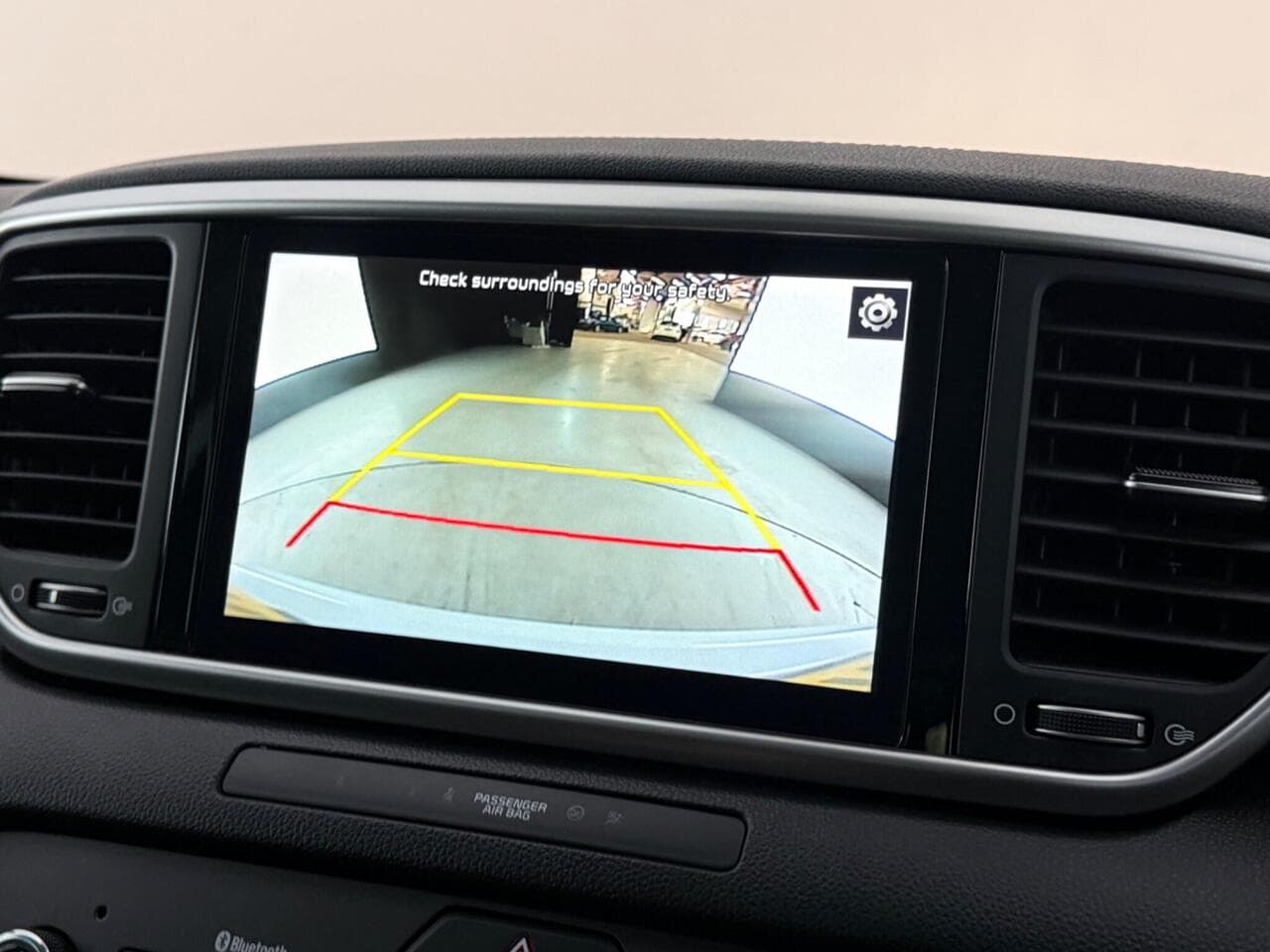 Kia Sportage thumbnail Infotainment System