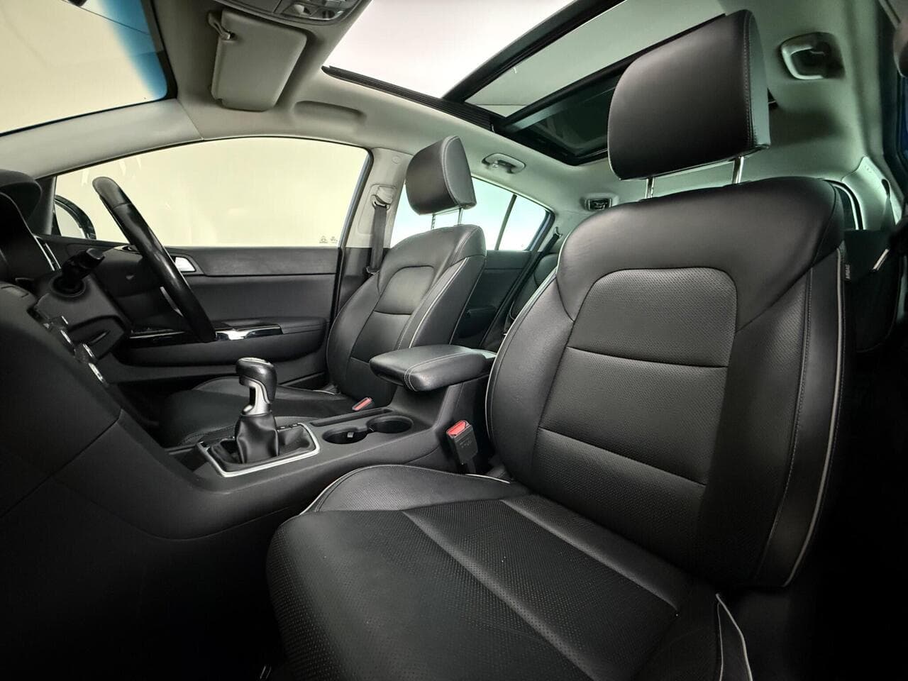 Kia Sportage thumbnail Seat Front Passenger