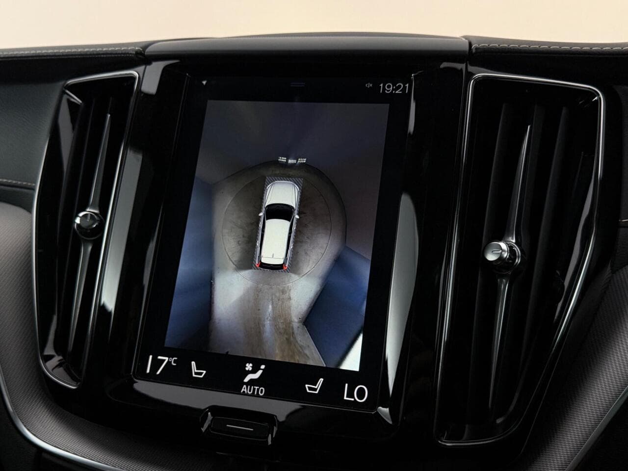 Volvo XC60 thumbnail Infotainment System