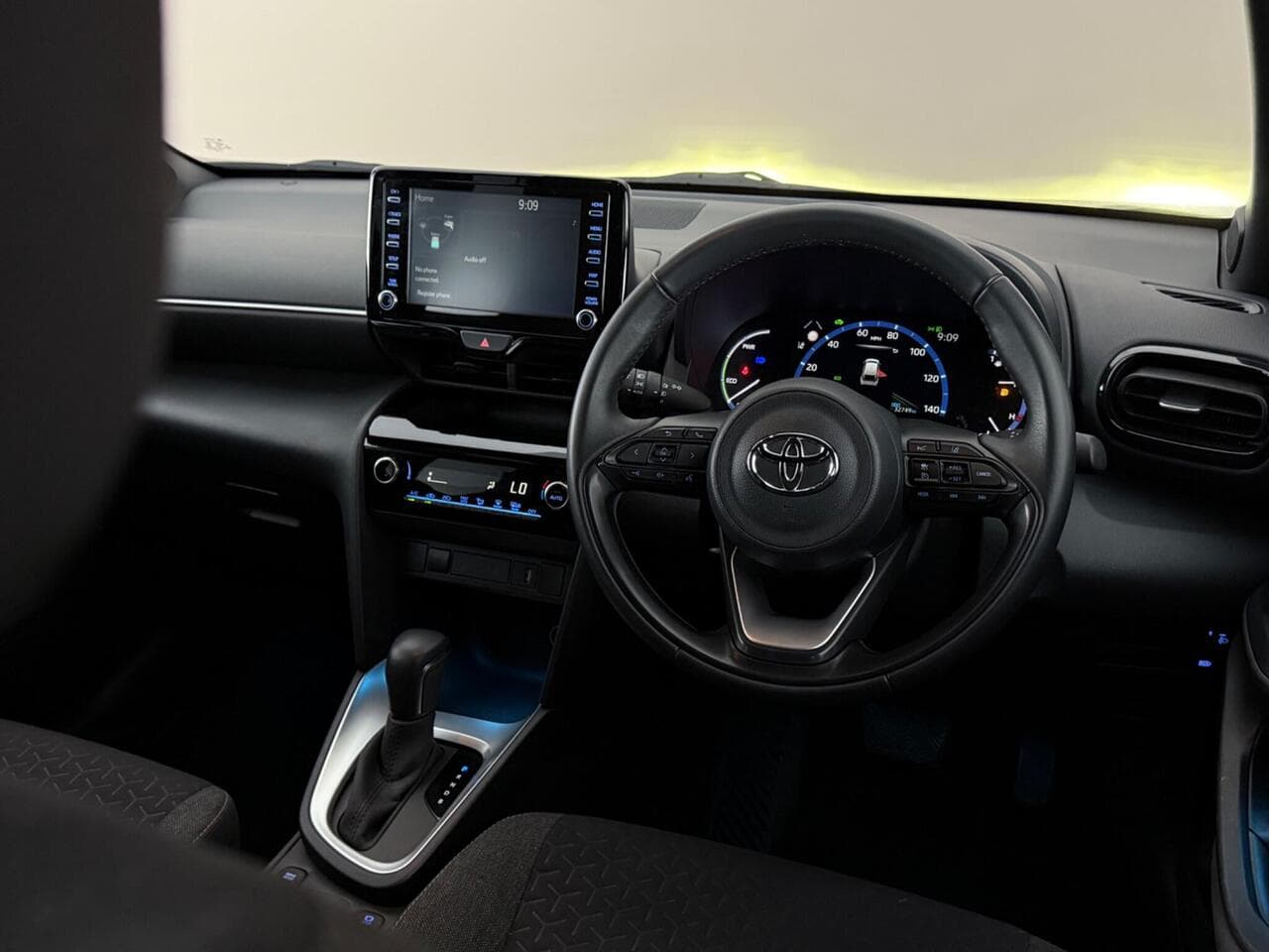 Toyota Yaris Cross thumbnail Steering Wheel