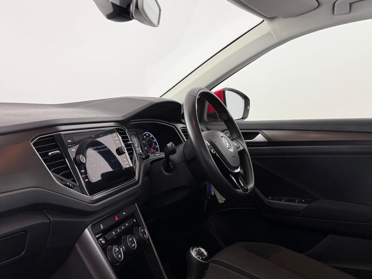 Volkswagen T-Roc thumbnail Interior Front