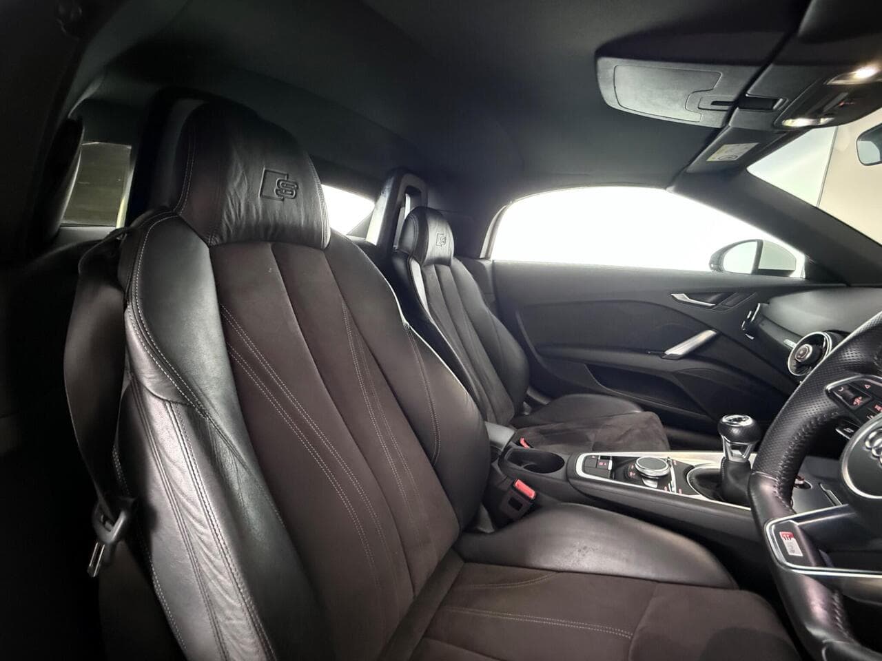 Audi TT thumbnail Seat Driver