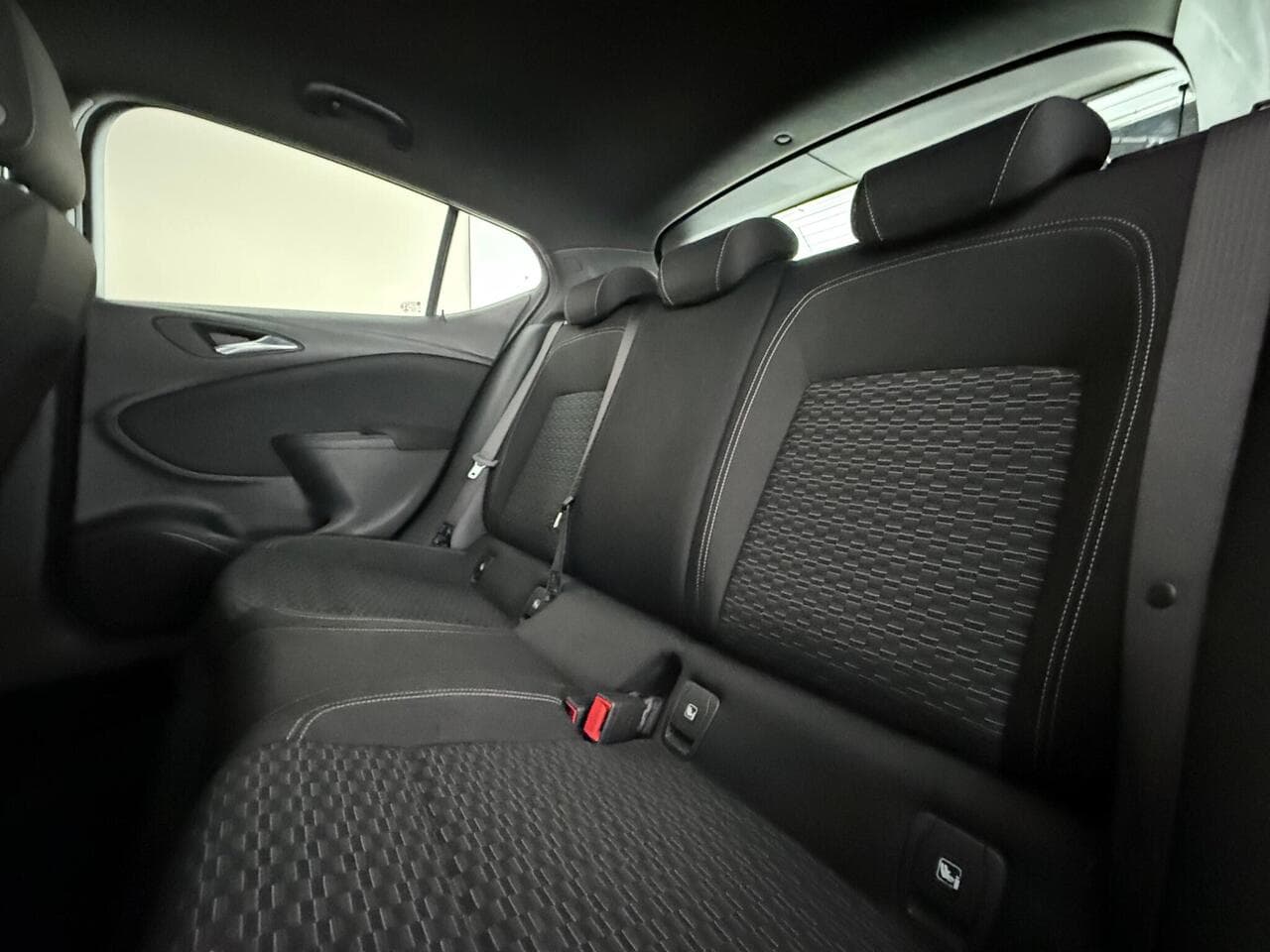 Vauxhall Astra thumbnail Seats Rear
