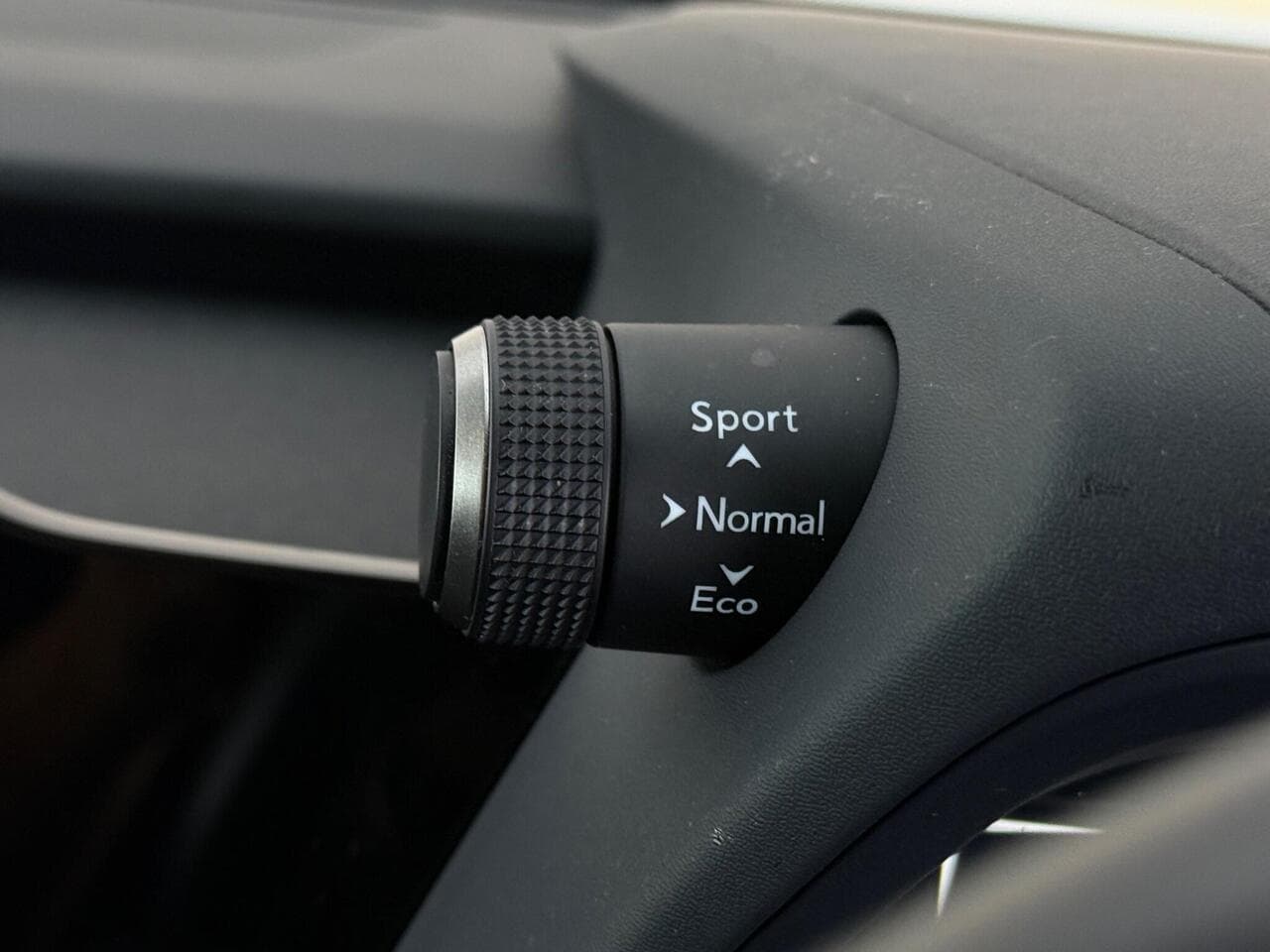 Lexus UX thumbnail Misc Controls