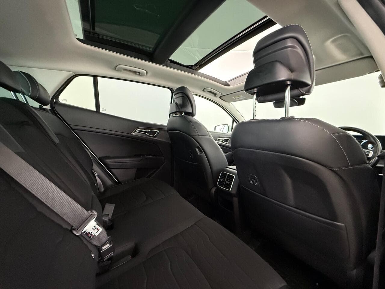 Kia Sportage thumbnail Seats Rear