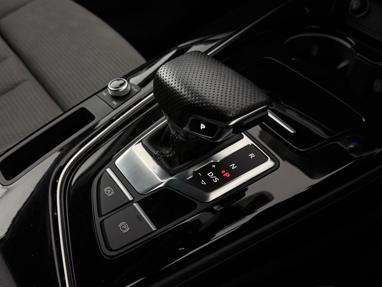 Audi A4 thumbnail Interior Front