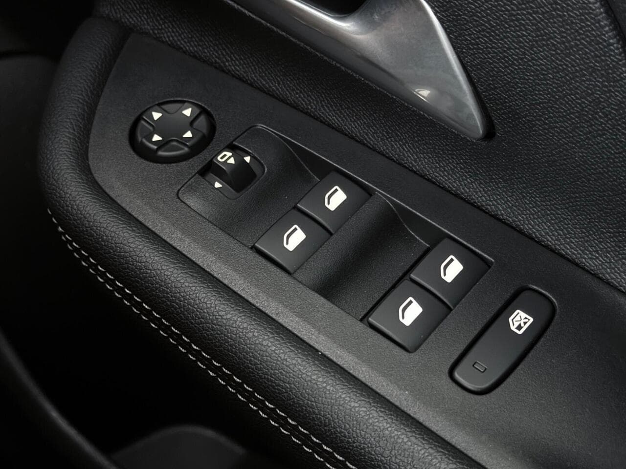 Vauxhall Mokka thumbnail Misc Controls