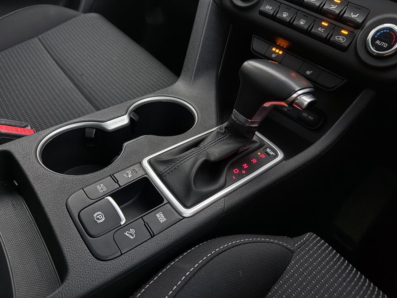 Kia Sportage thumbnail Interior Front