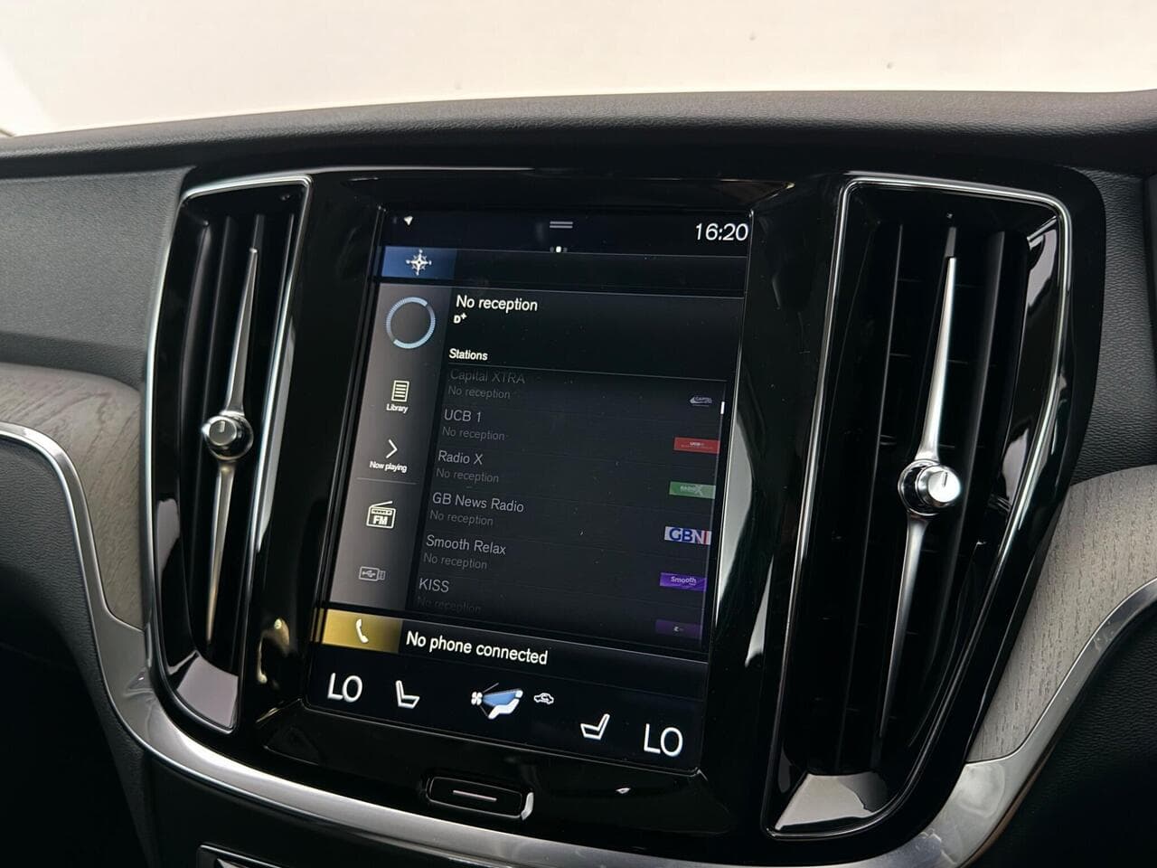 Volvo S60 thumbnail Infotainment System