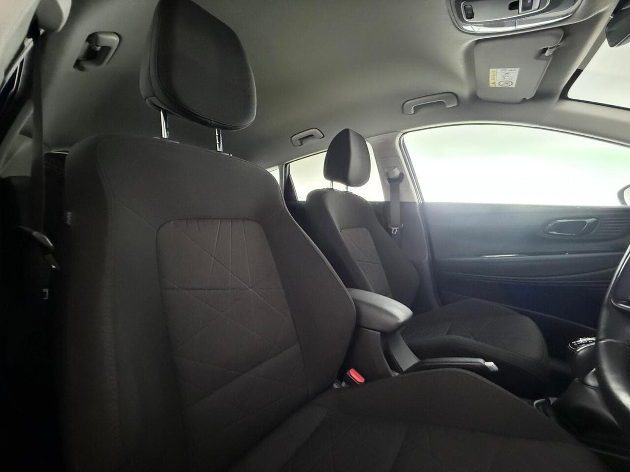 Hyundai BAYON thumbnail Seats Rear