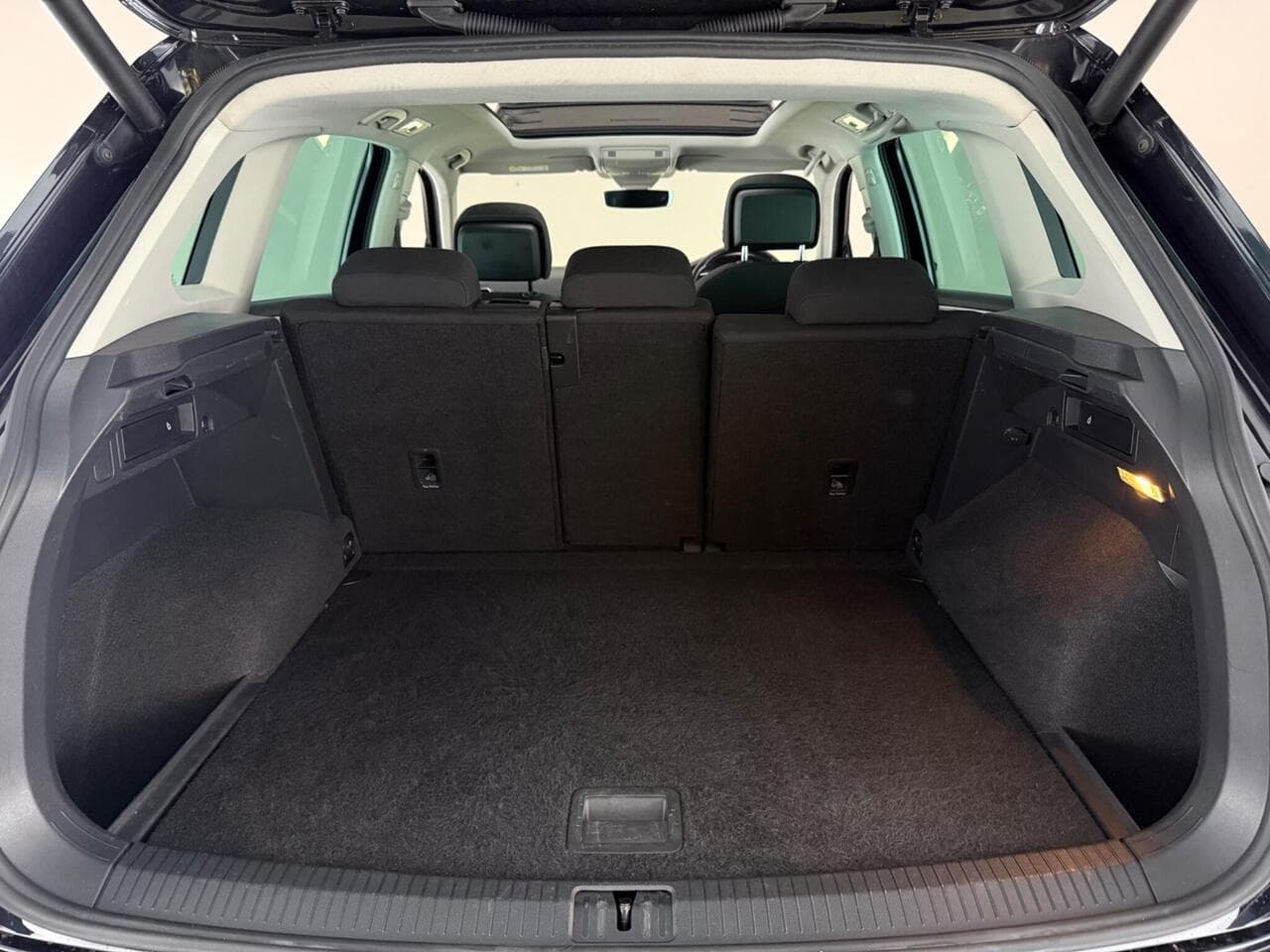 Volkswagen Tiguan thumbnail Boot