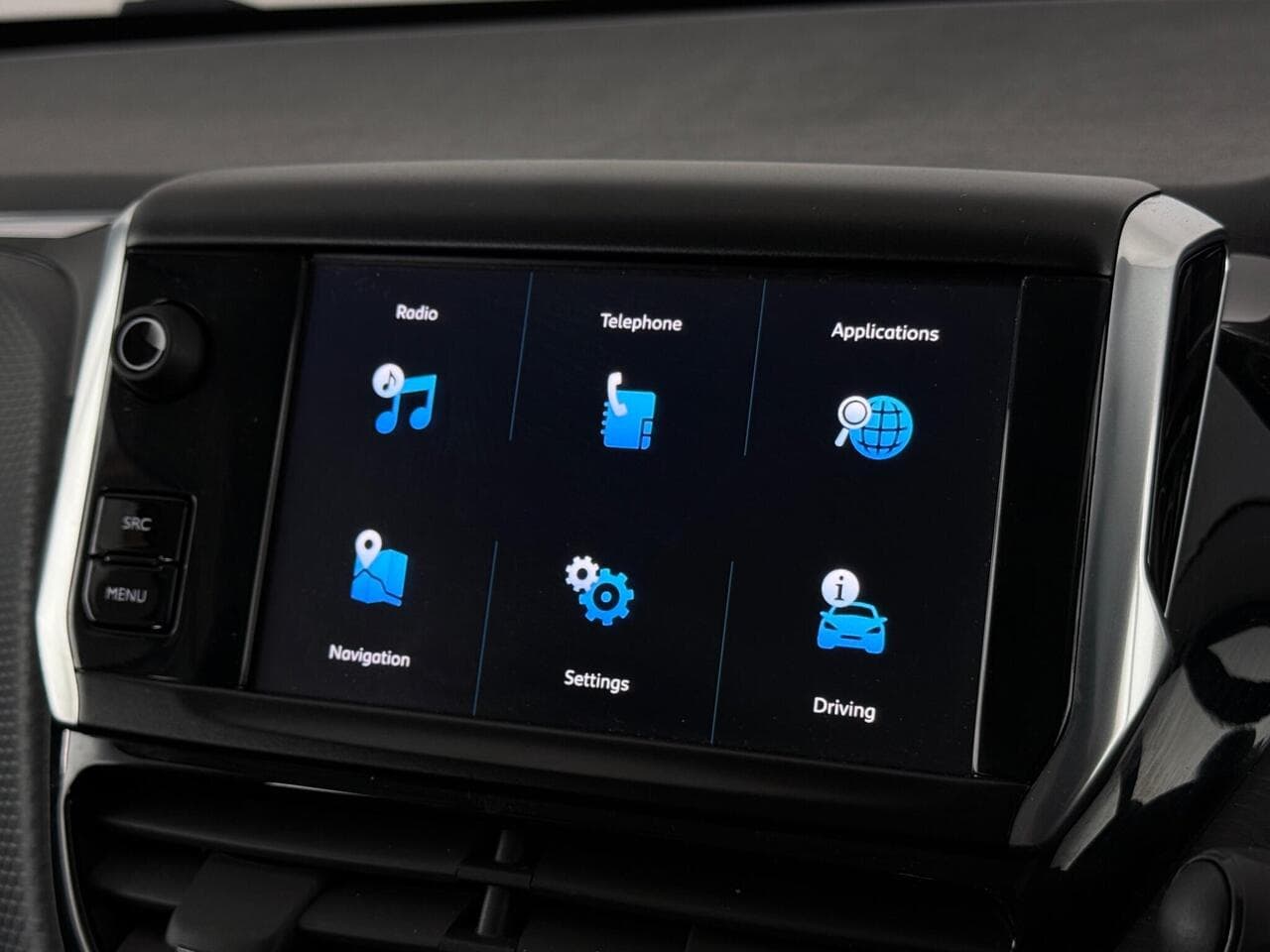 Peugeot 208 thumbnail Infotainment System